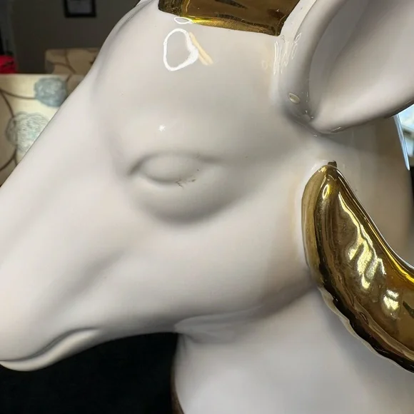 White Ceramic Ram’s Head Table Lamp With Gold-Colored Horns